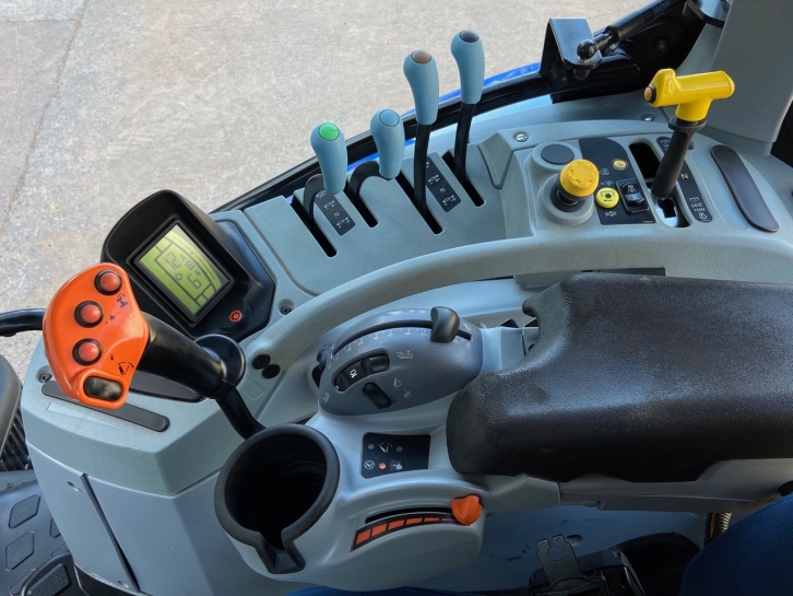 New Holland T7.245