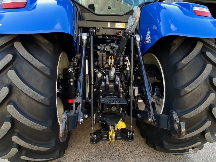 New Holland T7.245