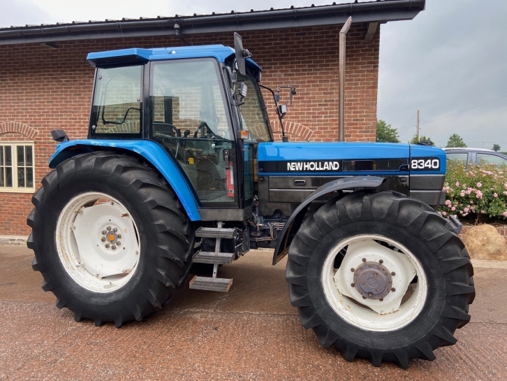 New Holland 8340 SLE
