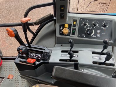 New Holland 8340 SLE