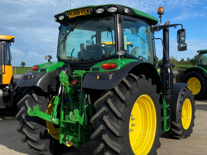 John Deere 6130R