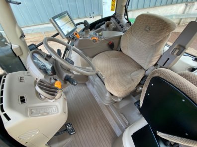 John Deere 6130R