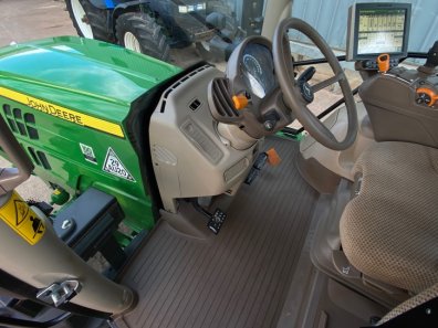 John Deere 6130R