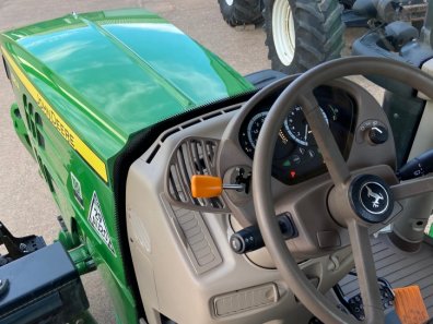 John Deere 6130R
