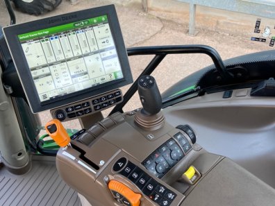 John Deere 6130R