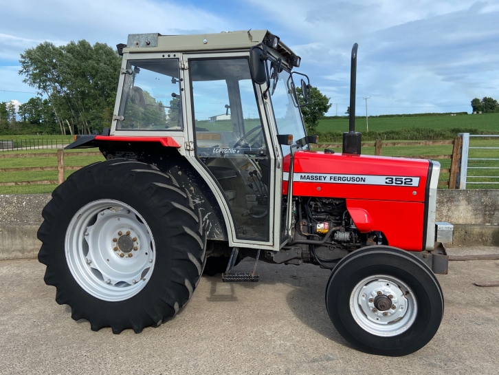 Massey Ferguson 352