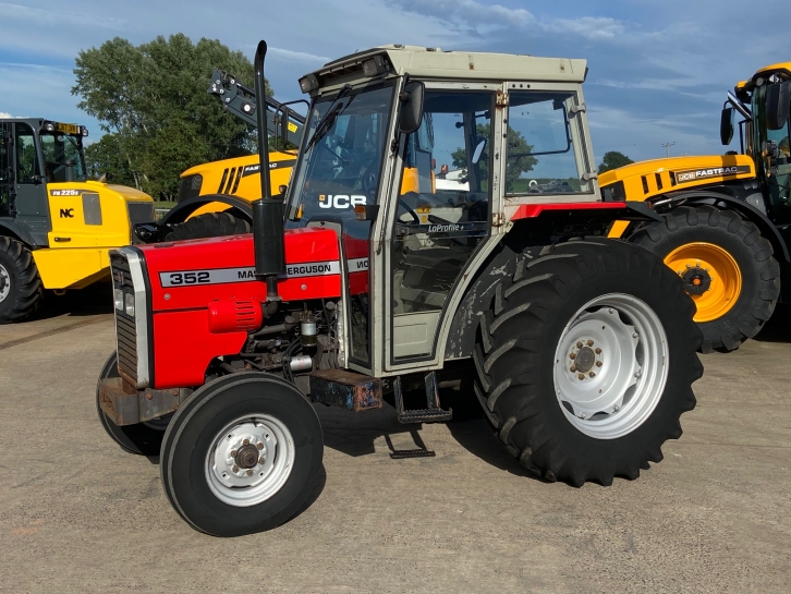Massey Ferguson 352
