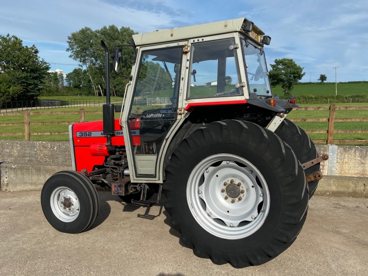 Massey Ferguson 352