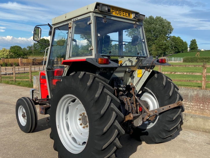 Massey Ferguson 352