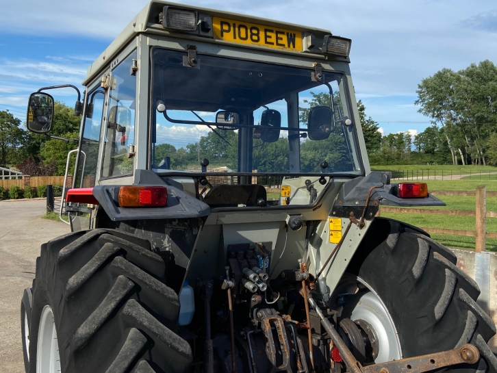 Massey Ferguson 352