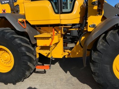 Volvo L70H loading shovel