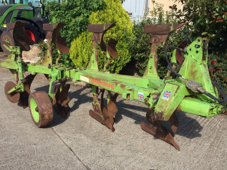 Dowdeswell DP8 A 4 furrow reversible plough