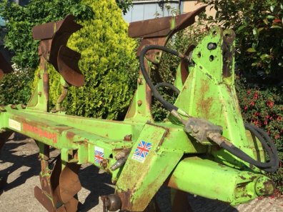 Dowdeswell DP8 A 4 furrow reversible plough