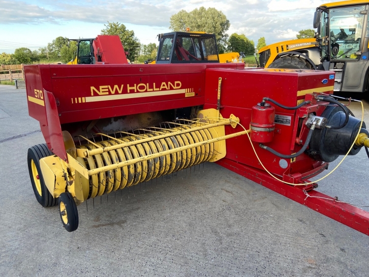 New Holland 570 baler