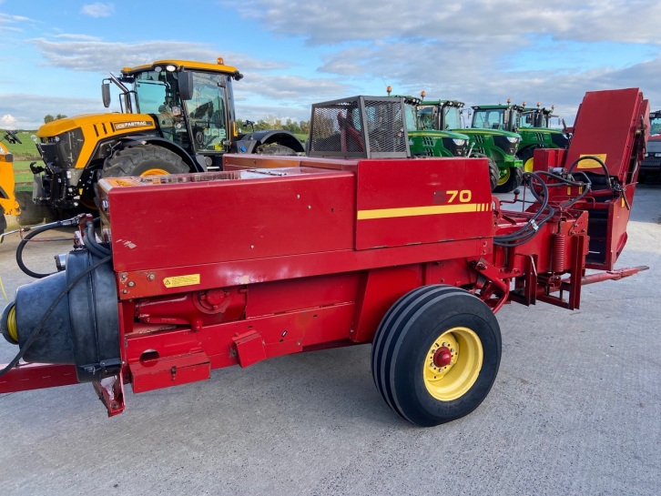 New Holland 570 baler
