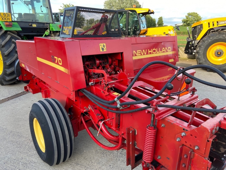 New Holland 570 baler