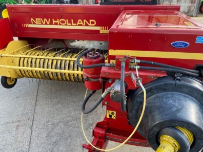 New Holland 570 baler