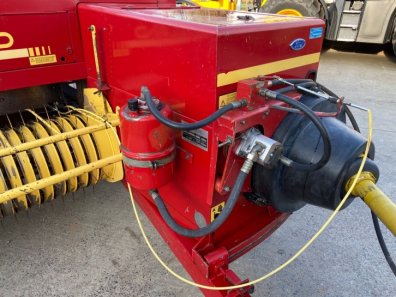 New Holland 570 baler