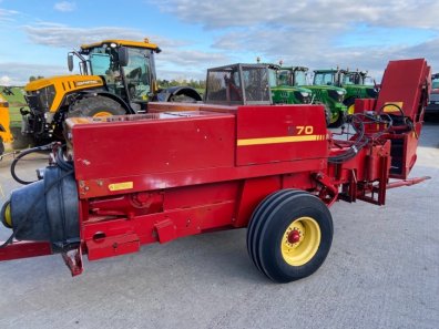 New Holland 570 baler