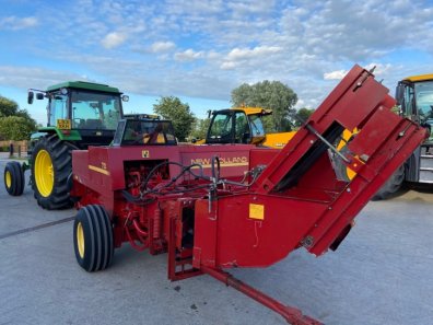 New Holland 570 baler