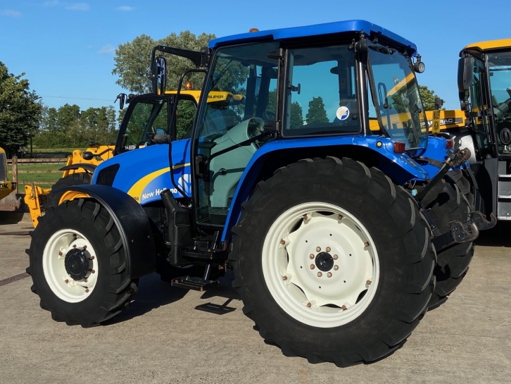 New Holland T5050