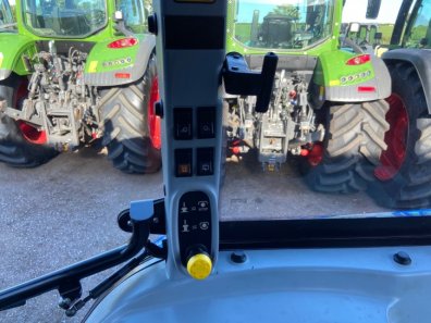 New Holland T5050