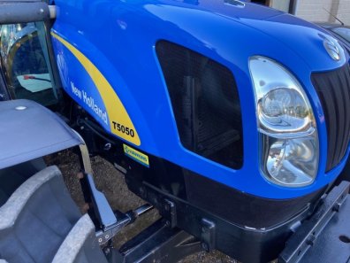 New Holland T5050