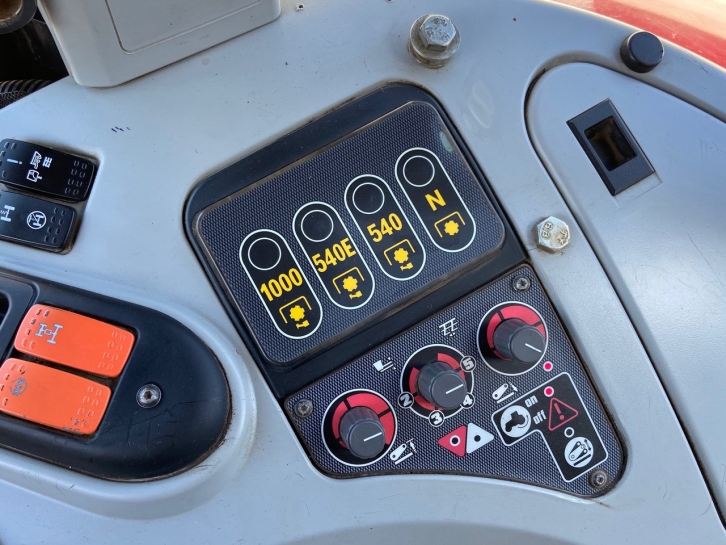 Massey Ferguson 7495