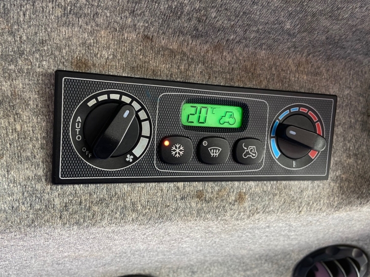 Massey Ferguson 7495