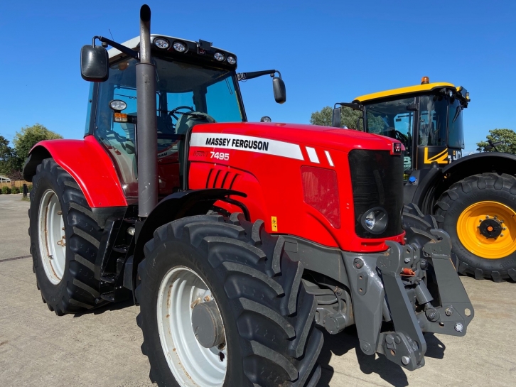 Massey Ferguson 7495