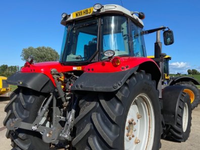 Massey Ferguson 7495