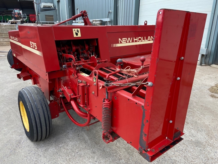 New Holland 575 baler