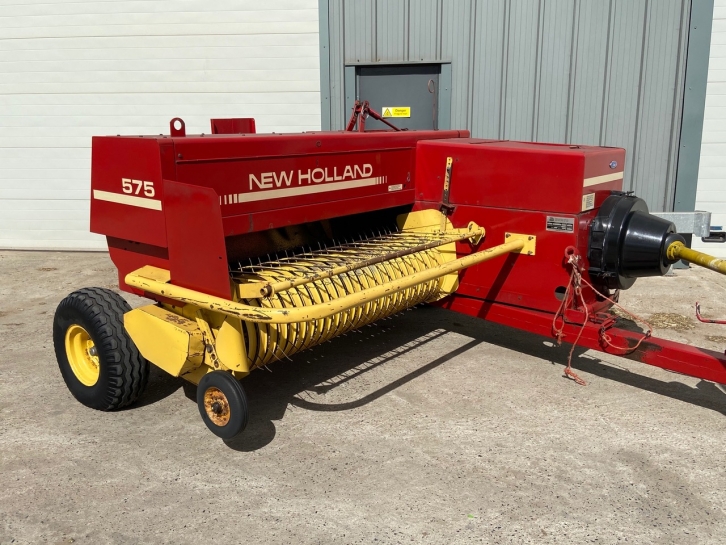 New Holland 575 baler