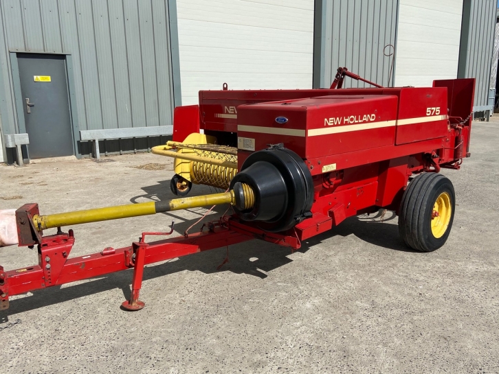 New Holland 575 baler