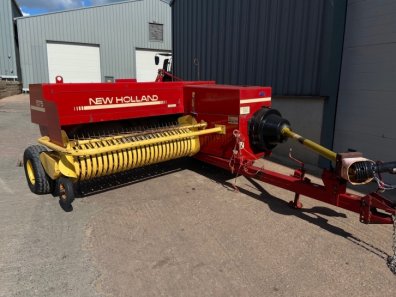 New Holland 575 baler