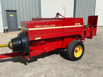 New Holland 575 baler