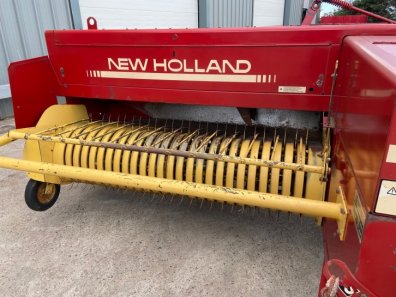 New Holland 575 baler