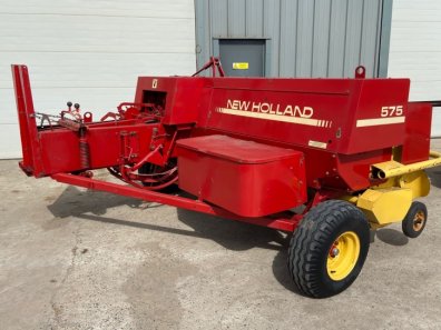 New Holland 575 baler