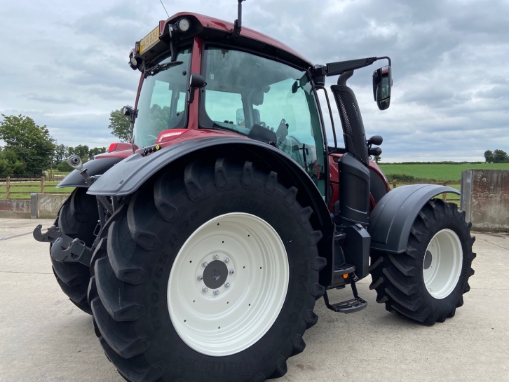 Valtra N174 Versu
