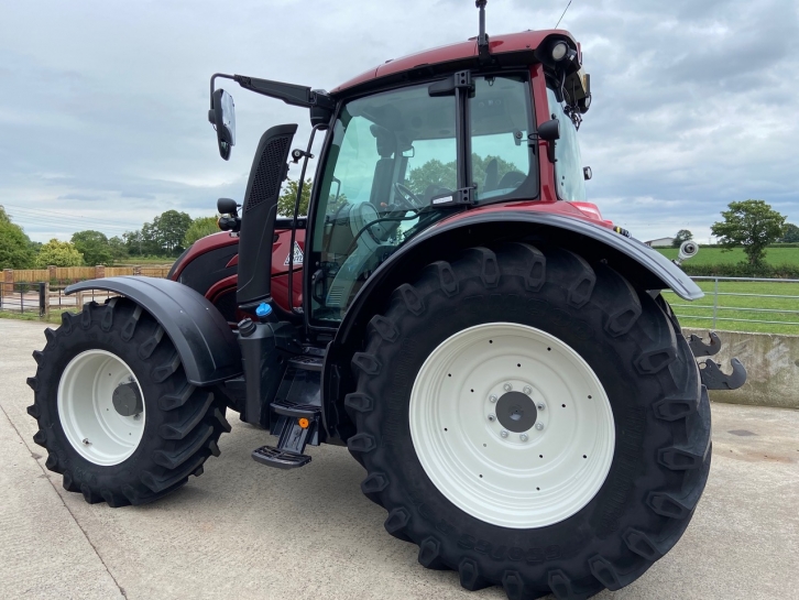 Valtra N174 Versu