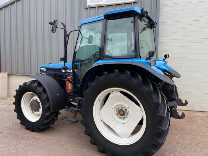New Holland 7740 SLE