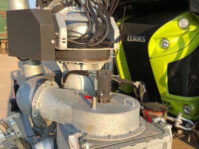 Claas Xerion 4000 with 16,000 Kaweco tank