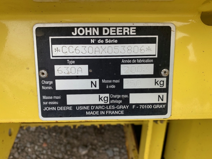 John Deere 630A grass header
