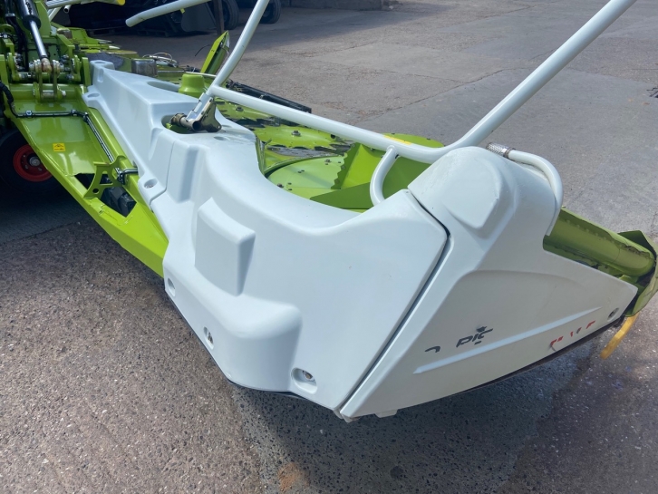 Claas 900 Orbis 12 row maize header