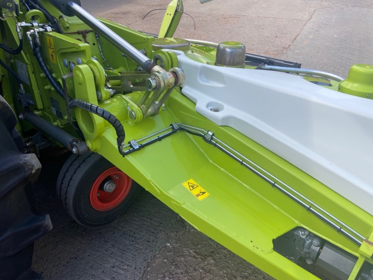 Claas 900 Orbis 12 row maize header
