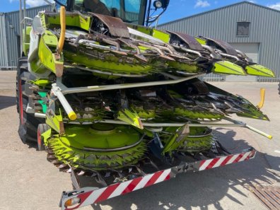 Claas 900 Orbis 12 row maize header