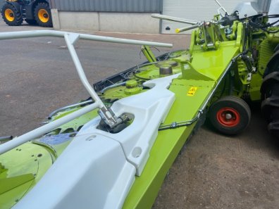 Claas 900 Orbis 12 row maize header