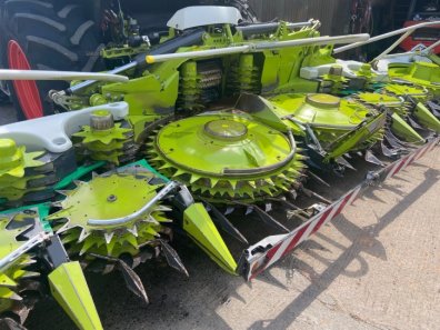 Claas 900 Orbis 12 row maize header