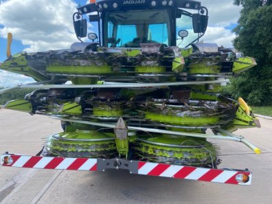 Claas 900 Orbis 12 row maize header