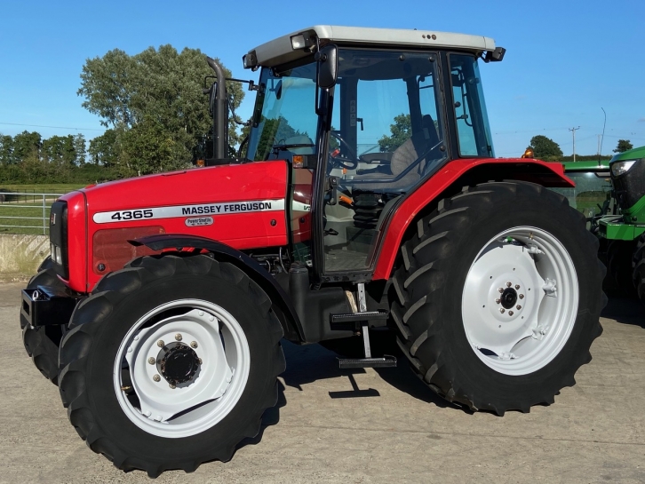 Massey Ferguson 4365